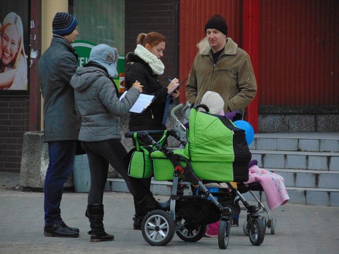 Stowarzyszenie Kukiz15 zbiera podpisy w sprawie referendum o imigrantach [02.02.2016] - zdjęcie #2 - eOstroleka.pl