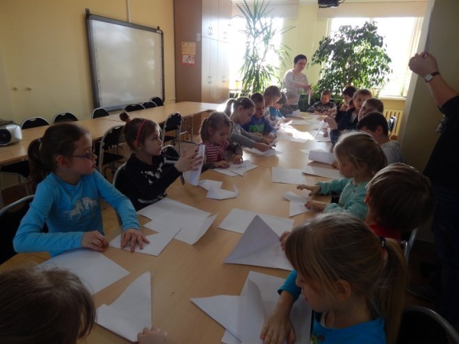 Ferie z Biblioteka w Olszewie-Borkach [12.02.2016] - zdjęcie #130 - eOstroleka.pl