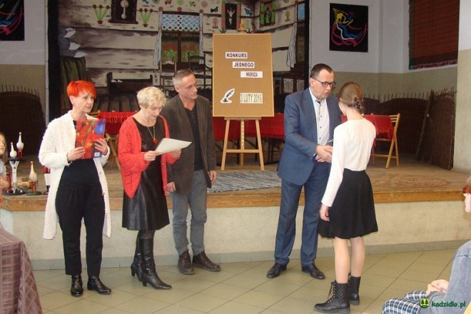 „Konkurs Jednego Wiersza”” w kadzidlańskiej bibliotece [13.02.2016] - zdjęcie #9 - eOstroleka.pl