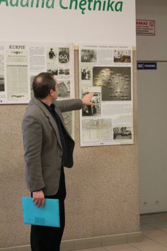Wernisaż wystawy „Działalność sejmowa Adama Chętnika” w ostrołęckiej czwórce [17.02.2016] - zdjęcie #16 - eOstroleka.pl