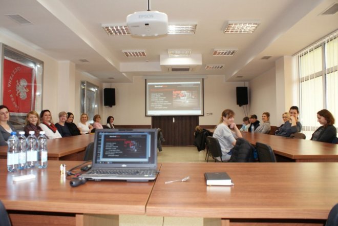 Ostatnie zajęcia szkolenia samoobrony „Bądź Bezpieczna” - zdjęcie #12 - eOstroleka.pl