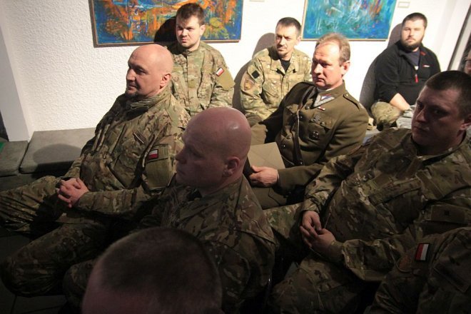 Ostrołęka: Weterani wojskowi opowiadali o misji w Karbali [22.02.2016] - zdjęcie #14 - eOstroleka.pl