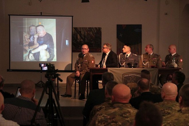 Ostrołęka: Weterani wojskowi opowiadali o misji w Karbali [22.02.2016] - zdjęcie #26 - eOstroleka.pl