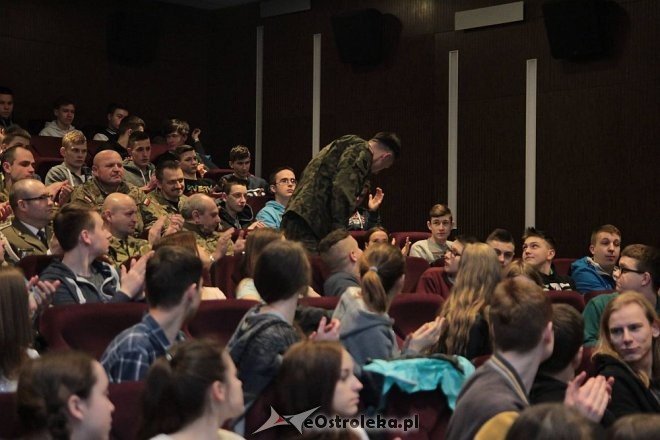 Weterani wojenni rozmawiali z ostrołęcką młodzieżą o misjach w Afganistanie i Iraku [23.02.2016] - zdjęcie #14 - eOstroleka.pl