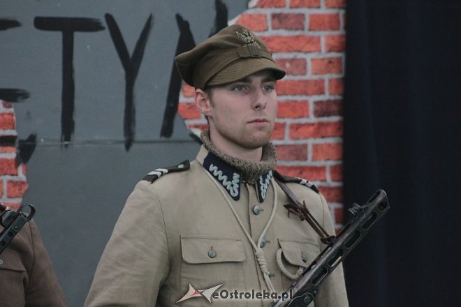 Święto patrona w Gimnazjum nr 2 im. Danuty Siedzikówny „Inki” [01.03.2016] - zdjęcie #17 - eOstroleka.pl