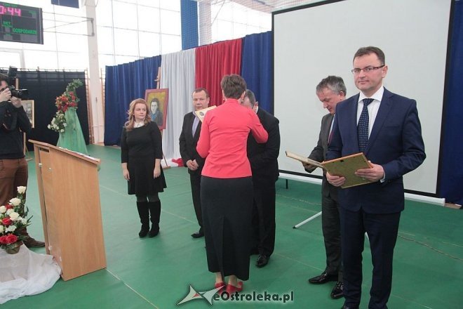 Święto patrona w Gimnazjum nr 2 im. Danuty Siedzikówny „Inki” [01.03.2016] - zdjęcie #4 - eOstroleka.pl