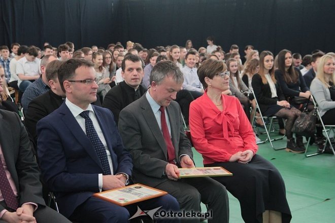 Święto patrona w Gimnazjum nr 2 im. Danuty Siedzikówny „Inki” [01.03.2016] - zdjęcie #1 - eOstroleka.pl