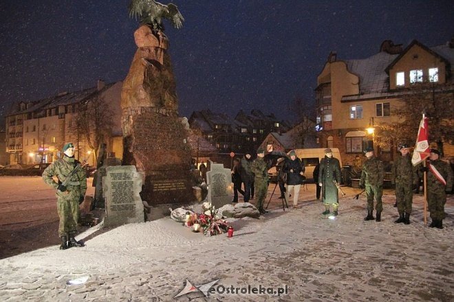 Ostrołęczanie uczcili pamięć Żołnierzy Wyklętych [01.03.2016] - zdjęcie #79 - eOstroleka.pl