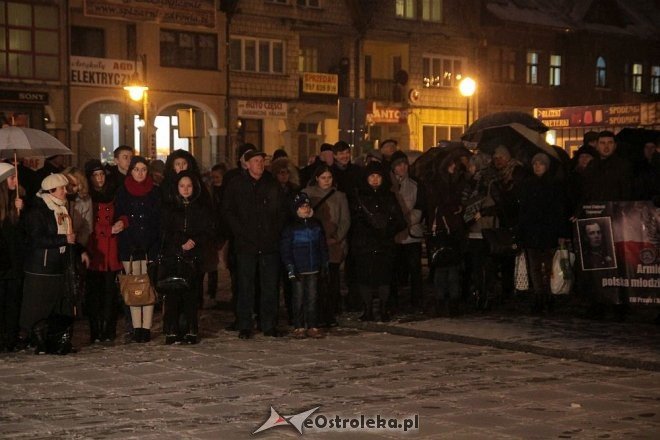 Ostrołęczanie uczcili pamięć Żołnierzy Wyklętych [01.03.2016] - zdjęcie #47 - eOstroleka.pl