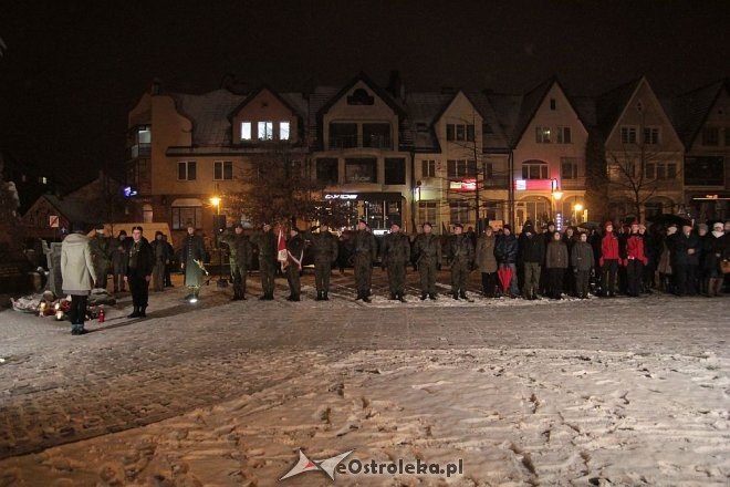 Ostrołęczanie uczcili pamięć Żołnierzy Wyklętych [01.03.2016] - zdjęcie #31 - eOstroleka.pl