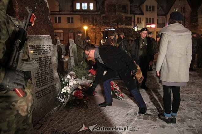 Ostrołęczanie uczcili pamięć Żołnierzy Wyklętych [01.03.2016] - zdjęcie #30 - eOstroleka.pl
