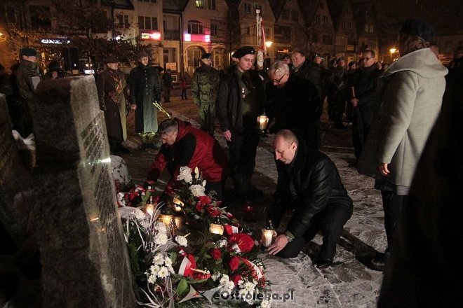 Ostrołęczanie uczcili pamięć Żołnierzy Wyklętych [01.03.2016] - zdjęcie #74 - eOstroleka.pl