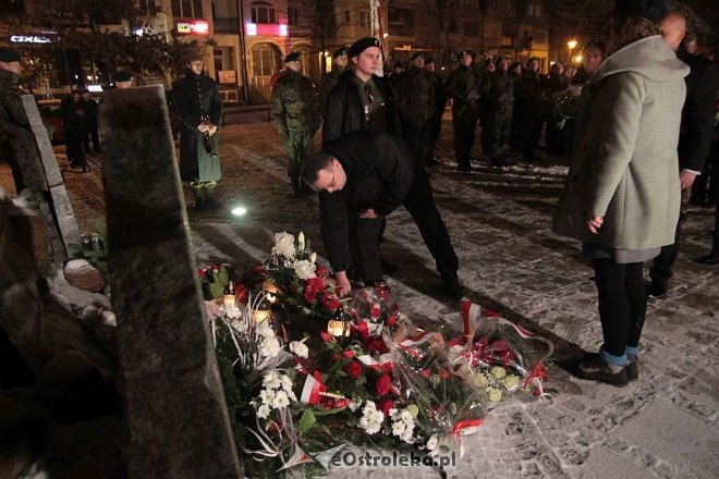 Ostrołęczanie uczcili pamięć Żołnierzy Wyklętych [01.03.2016] - zdjęcie #21 - eOstroleka.pl