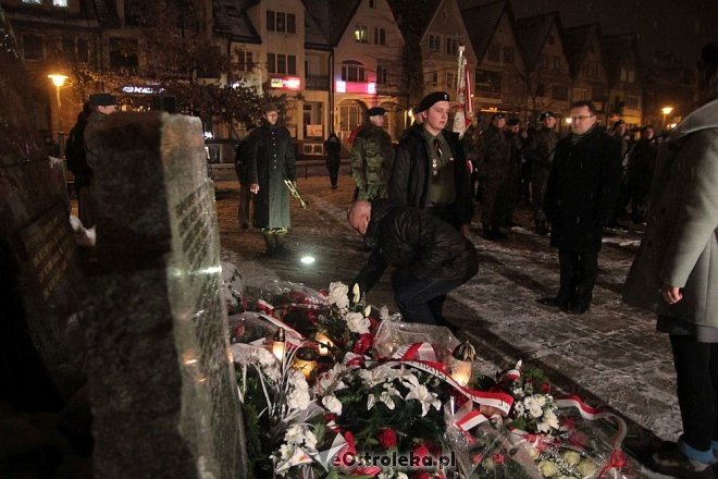 Ostrołęczanie uczcili pamięć Żołnierzy Wyklętych [01.03.2016] - zdjęcie #14 - eOstroleka.pl