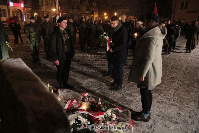 Ostrołęczanie uczcili pamięć Żołnierzy Wyklętych [01.03.2016] - zdjęcie #10 - eOstroleka.pl