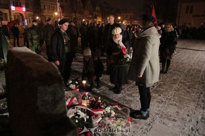 Ostrołęczanie uczcili pamięć Żołnierzy Wyklętych [01.03.2016] - zdjęcie #8 - eOstroleka.pl
