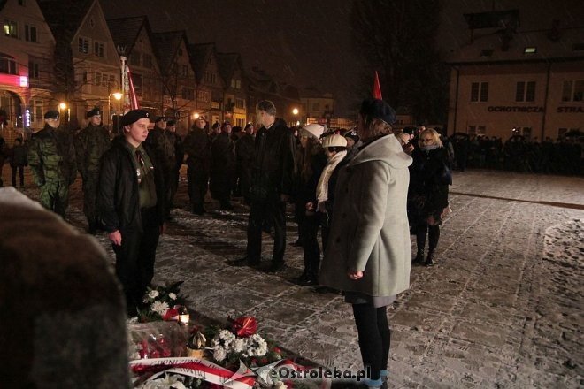 Ostrołęczanie uczcili pamięć Żołnierzy Wyklętych [01.03.2016] - zdjęcie #7 - eOstroleka.pl
