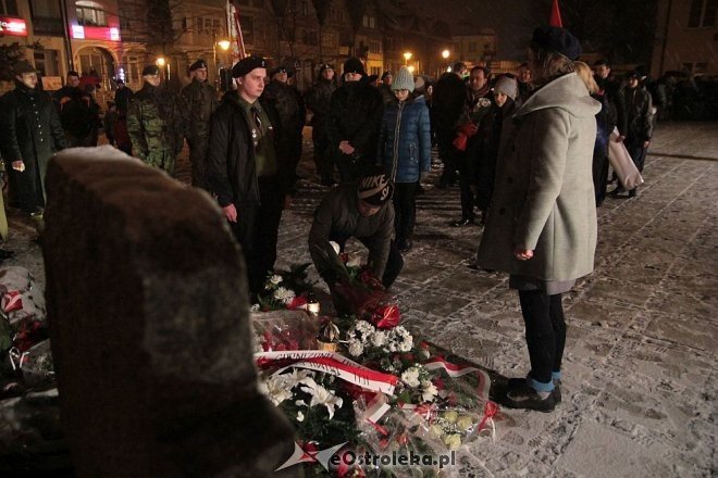 Ostrołęczanie uczcili pamięć Żołnierzy Wyklętych [01.03.2016] - zdjęcie #6 - eOstroleka.pl
