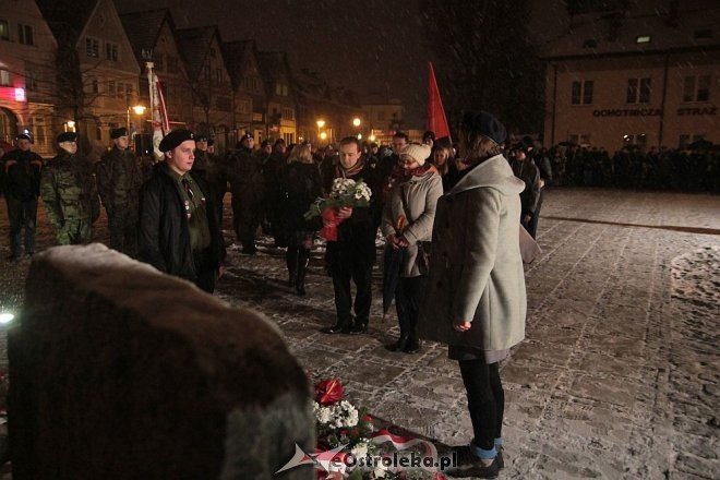 Ostrołęczanie uczcili pamięć Żołnierzy Wyklętych [01.03.2016] - zdjęcie #5 - eOstroleka.pl