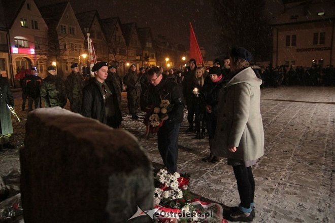 Ostrołęczanie uczcili pamięć Żołnierzy Wyklętych [01.03.2016] - zdjęcie #3 - eOstroleka.pl