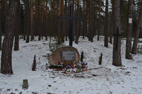 Uroczystości upamiętniające Żołnierzy Wyklętych w Dudach Puszczańskich [02.03.2016] - zdjęcie #2 - eOstroleka.pl