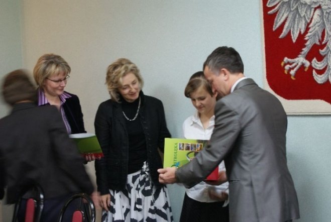 Nagrody za zbiórkę baterii (15.10.09)  - zdjęcie #14 - eOstroleka.pl