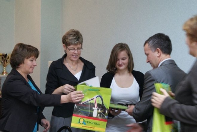 Nagrody za zbiórkę baterii (15.10.09)  - zdjęcie #3 - eOstroleka.pl