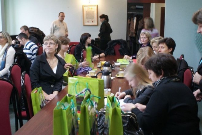 Nagrody za zbiórkę baterii (15.10.09)  - zdjęcie #1 - eOstroleka.pl