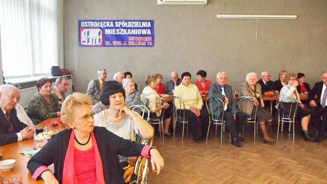 Dzień Kobiet w Klubie Seniora „Wrzos” [06.03.2016] - zdjęcie #6 - eOstroleka.pl