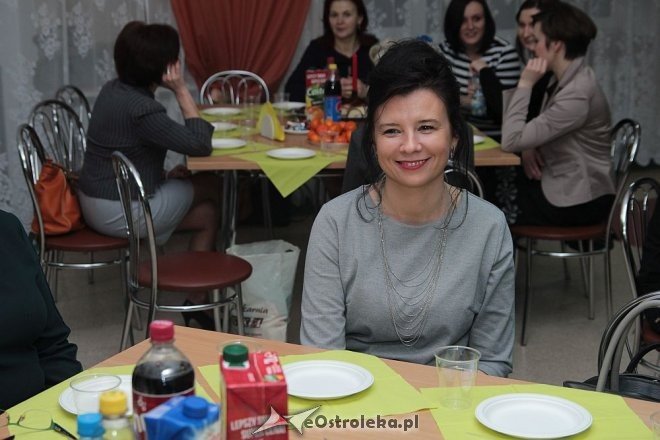 Wieczorne spotkanie z niespodziankami od samorządowców na Dzień Kobiet [08.03.2016] - zdjęcie #7 - eOstroleka.pl