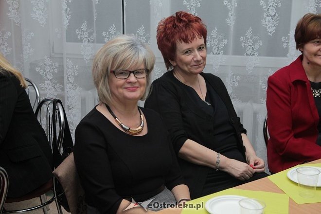 Wieczorne spotkanie z niespodziankami od samorządowców na Dzień Kobiet [08.03.2016] - zdjęcie #10 - eOstroleka.pl