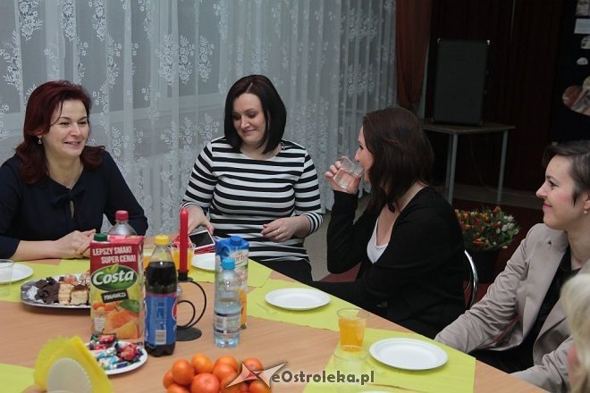 Wieczorne spotkanie z niespodziankami od samorządowców na Dzień Kobiet [08.03.2016] - zdjęcie #13 - eOstroleka.pl