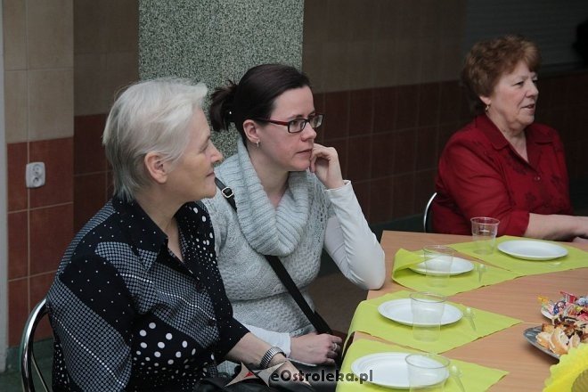 Wieczorne spotkanie z niespodziankami od samorządowców na Dzień Kobiet [08.03.2016] - zdjęcie #15 - eOstroleka.pl