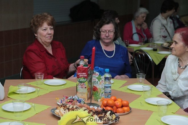 Wieczorne spotkanie z niespodziankami od samorządowców na Dzień Kobiet [08.03.2016] - zdjęcie #16 - eOstroleka.pl