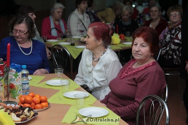 Wieczorne spotkanie z niespodziankami od samorządowców na Dzień Kobiet [08.03.2016] - zdjęcie #17 - eOstroleka.pl