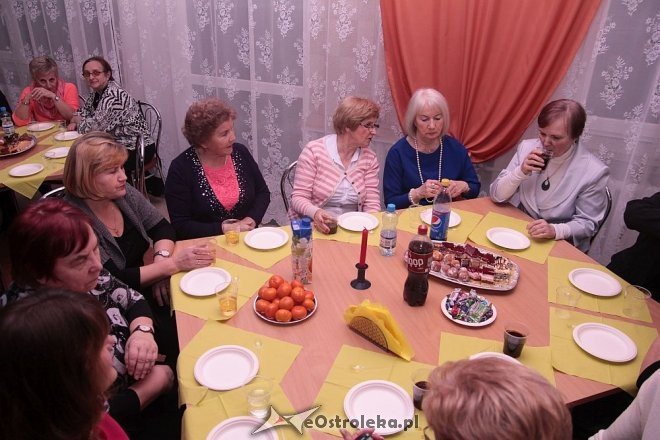 Wieczorne spotkanie z niespodziankami od samorządowców na Dzień Kobiet [08.03.2016] - zdjęcie #18 - eOstroleka.pl