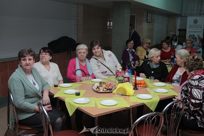 Wieczorne spotkanie z niespodziankami od samorządowców na Dzień Kobiet [08.03.2016] - zdjęcie #19 - eOstroleka.pl