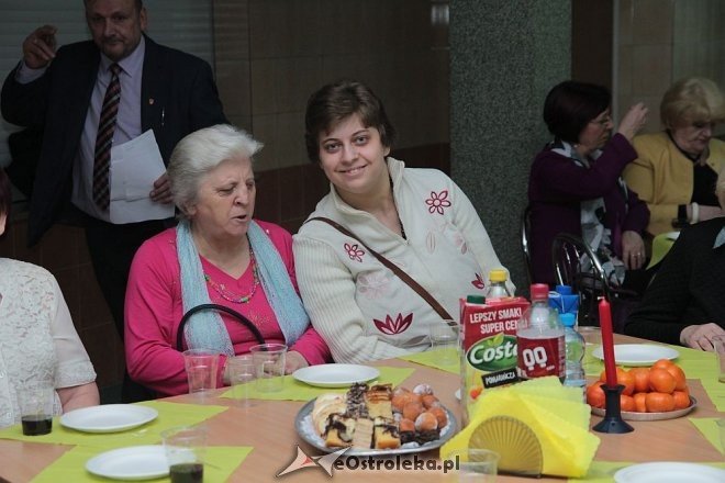 Wieczorne spotkanie z niespodziankami od samorządowców na Dzień Kobiet [08.03.2016] - zdjęcie #28 - eOstroleka.pl