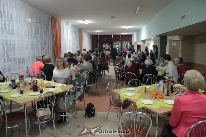 Wieczorne spotkanie z niespodziankami od samorządowców na Dzień Kobiet [08.03.2016] - zdjęcie #29 - eOstroleka.pl