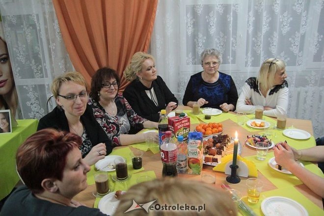 Wieczorne spotkanie z niespodziankami od samorządowców na Dzień Kobiet [08.03.2016] - zdjęcie #44 - eOstroleka.pl