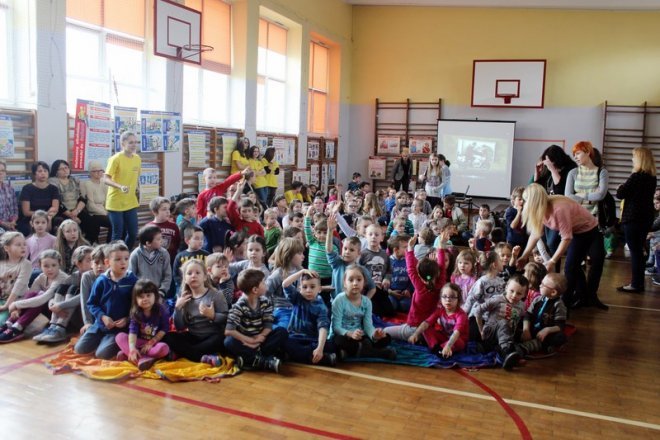 Akcja profilaktyczna pod hasłem „Uczeń  piątki chwat i zuch, w zdrowym ciele, zdrowy duch - zdjęcie #11 - eOstroleka.pl