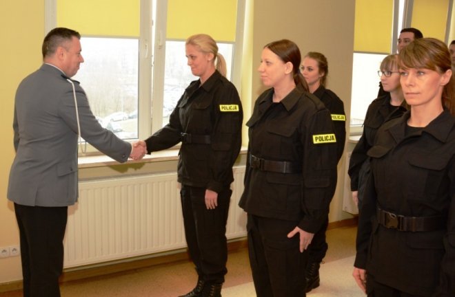 Uroczyste ślubowanie nowych policjantów w KWP w Radomiu [14.03.2016] - zdjęcie #9 - eOstroleka.pl