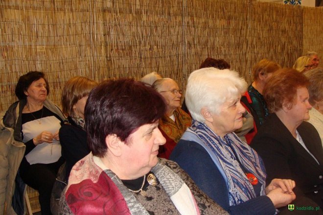 Dzień Kobiet w Gminnej Bibliotece Publicznej w Kadzidle [16.03.2016] - zdjęcie #10 - eOstroleka.pl