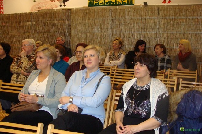 Dzień Kobiet w Gminnej Bibliotece Publicznej w Kadzidle [16.03.2016] - zdjęcie #6 - eOstroleka.pl