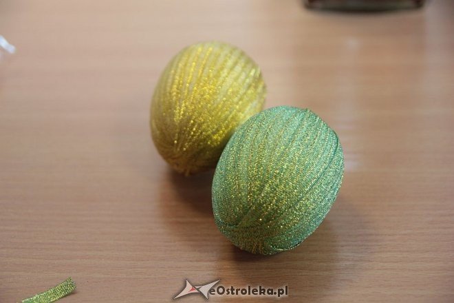 Warsztaty wielkanocne „Pisanka ze wstążki” w Bibliotece Pedagogicznej [17.03.2016] - zdjęcie #8 - eOstroleka.pl