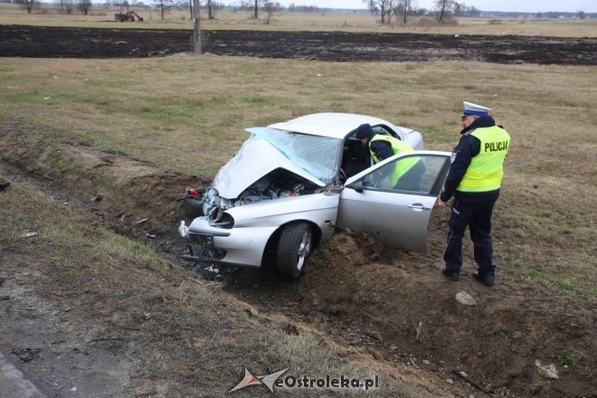 Wypadek w Łodziskach [19.03.2016] - zdjęcie #8 - eOstroleka.pl