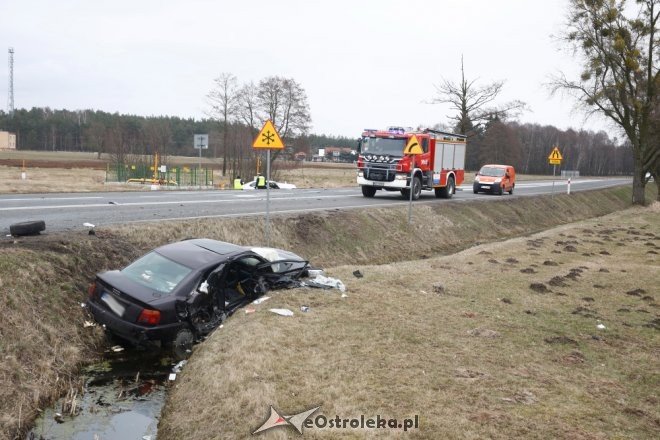 Wypadek w Łodziskach [19.03.2016] - zdjęcie #18 - eOstroleka.pl