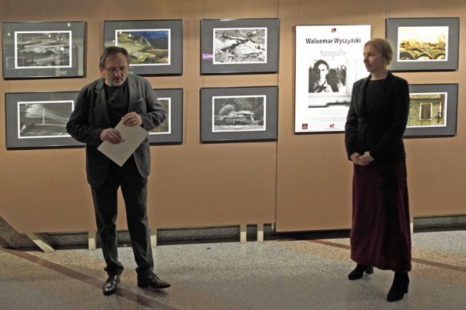 Wernisaż wystawy „Fotografie Waldemara Wyszyńskiego” [21.03.2016] - zdjęcie #11 - eOstroleka.pl