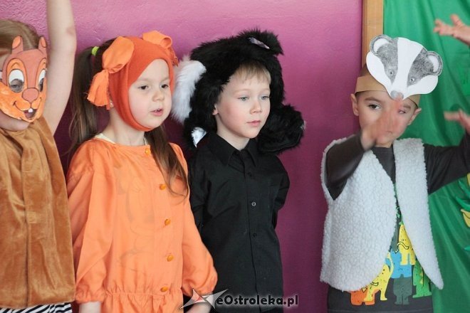 Spektakl na przywitanie wiosny w Przedszkolu Miejskim nr 8 w Ostrołęce [23.03.2016] - zdjęcie #72 - eOstroleka.pl