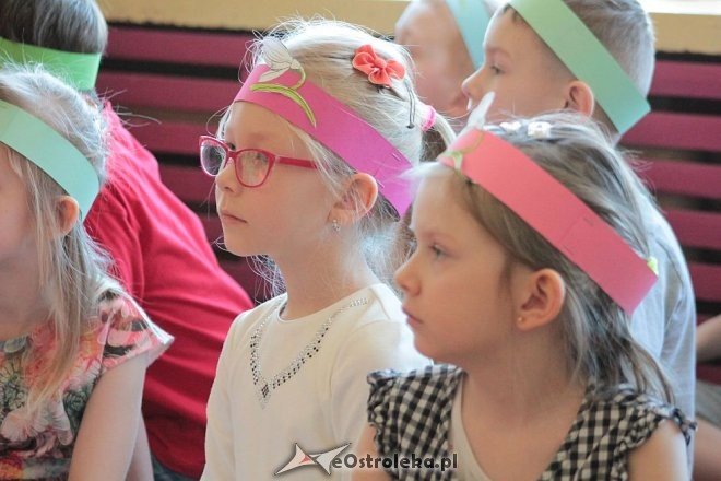 Spektakl na przywitanie wiosny w Przedszkolu Miejskim nr 8 w Ostrołęce [23.03.2016] - zdjęcie #59 - eOstroleka.pl